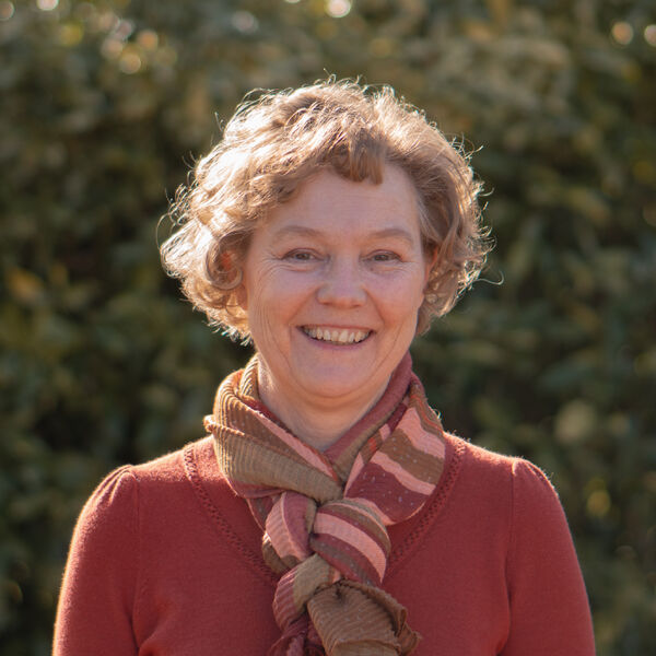 Dr. Veerle Roussard