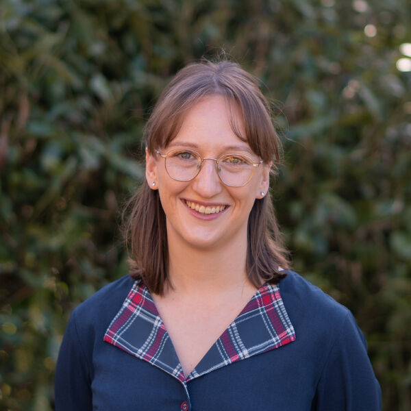 Dr. Esther Stouten